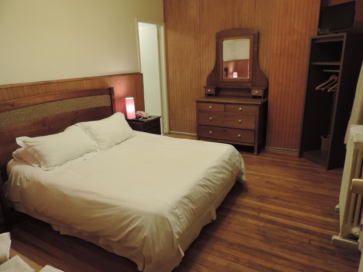 Hostal Oro Fueguino Punta Arenas Exterior photo